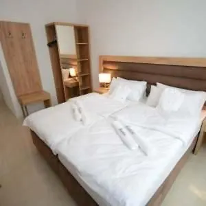 Zimmervermietung Mardino 3* הנובר